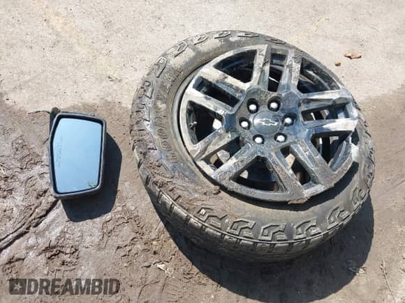 2024 Chevrolet Silverado 1500 Custom Trail Boss with VIN 3GCPDCEK8RG310422, listed as a IAAI auction lot 43202852 with 40,010 mi miles and . Bid and sale history available at DreamBid. Image 12.