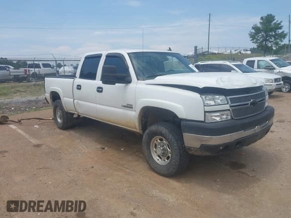 ✅ 2006 Chevrolet Silverado 2500HD LT3 • VIN: 1GCHK23D06F174096 • Лот: 42561823. Опубликован ранее на IAAI с пробегом 235 983 миль. Бесплатный доступ к архиву аукционных продаж из США и подробный отчёт об истории автомобиля на DreamBid. Изображение 1.