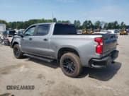✅ 2022 Chevrolet Silverado 1500 LT Trail Boss • VIN: 1GCPYFEL7NZ193098 • Lot: 66625575. Wystawiony na Copart z przebiegiem 78 346 mil. Bezpłatny archiwum sprzedaży aukcyjnych z USA i szczegółowy raport historii pojazdu na DreamBid. Zdjęcie 2.