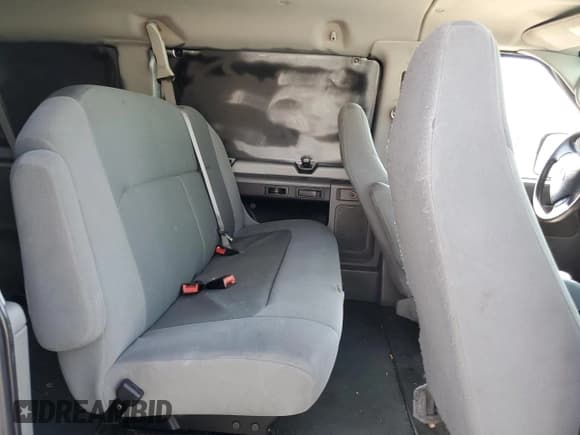 ✅ 2008 Ford Econoline Passenger XL • VIN: 1FBNE31L58DB37865 • Lot: 61240235. Wystawiony na Copart z przebiegiem 136 743 mil. Bezpłatny archiwum sprzedaży aukcyjnych z USA i szczegółowy raport historii pojazdu na DreamBid. Zdjęcie 11.