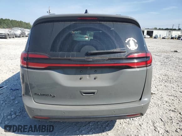 ✅ 2023 Chrysler Pacifica Touring L • VIN: 2C4RC1BG1PR568868 • Лот: 81662425. Опубликован ранее на Copart с пробегом 32 472 миль. Бесплатный доступ к архиву аукционных продаж из США и подробный отчёт об истории автомобиля на DreamBid. Изображение 6.