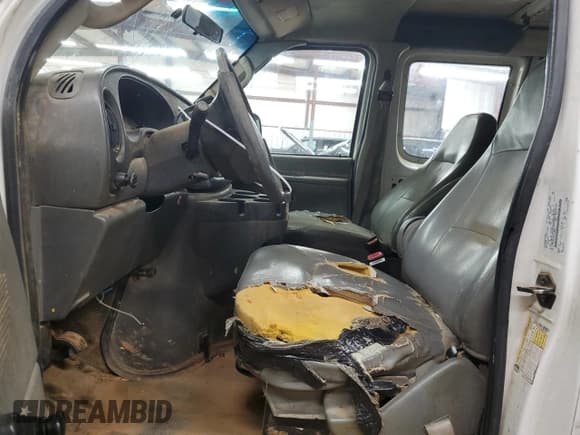 ✅ 2006 Ford Econoline Cargo • VIN: 1FTNE24L86HB00350 • Lot: 63081725. Listed on Copart with 451,492 mi. Free auction sales archive from the USA and detailed vehicle history report at DreamBid. Image 7.