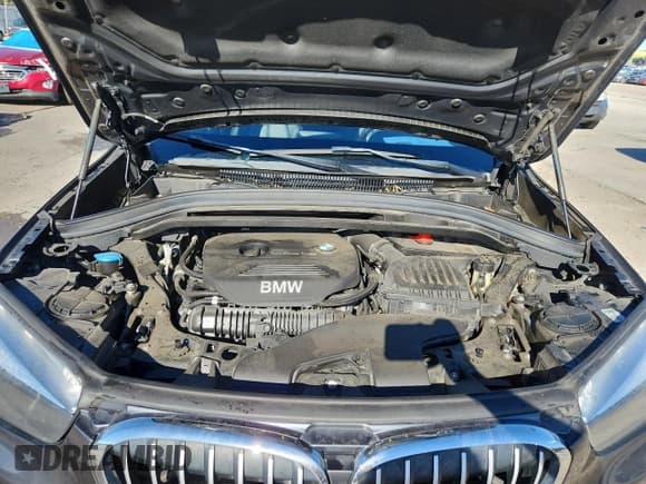 ✅ 2019 BMW X1 sDrive28i • VIN: WBXHU7C57K5L11781 • Lot: 84984175. Wystawiony na Copart z przebiegiem 96 925 mil. Bezpłatny archiwum sprzedaży aukcyjnych z USA i szczegółowy raport historii pojazdu na DreamBid. Zdjęcie 12.