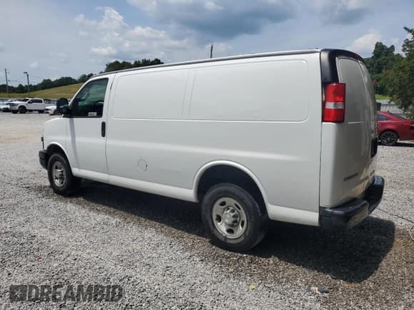 ✅ 2021 Chevrolet Express Cargo • VIN: 1GCWGAFP0M1162839 • Лот: 65788355. Опубликован ранее на Copart с пробегом 211 034 миль. Бесплатный доступ к архиву аукционных продаж из США и подробный отчёт об истории автомобиля на DreamBid. Изображение 2.
