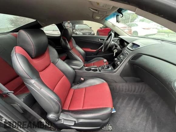 ✅ 2011 Hyundai Genesis Coupe Grand Touring • VIN: KMHHU6KH5BU061431 • Lot: 53547875. Wystawiony na Copart z przebiegiem 61 839 mil. Bezpłatny archiwum sprzedaży aukcyjnych z USA i szczegółowy raport historii pojazdu na DreamBid. Zdjęcie 5.