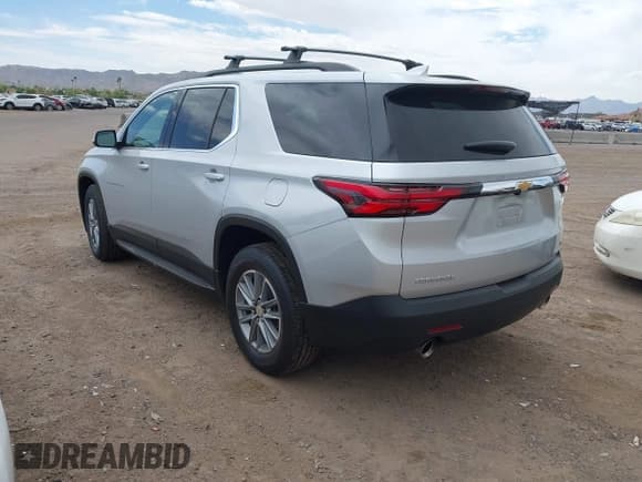 ✅ 2022 Chevrolet Traverse LT • VIN: 1GNERHKW2NJ174513 • Lot: 41998034. Wystawiony na IAAI z przebiegiem 60 202 mil. Bezpłatny archiwum sprzedaży aukcyjnych z USA i szczegółowy raport historii pojazdu na DreamBid. Zdjęcie 3.