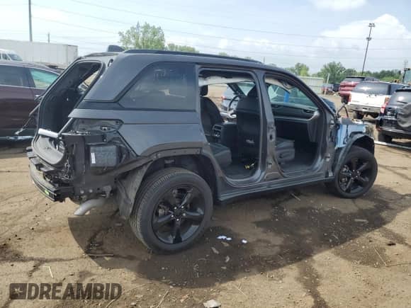 2024 Jeep Grand Cherokee Altitude with VIN 1C4RJHAG5RC702969, listed as a Copart auction lot 61567915 with Not provided miles and Non repairable. Bid and sale history available at DreamBid. Image 3.