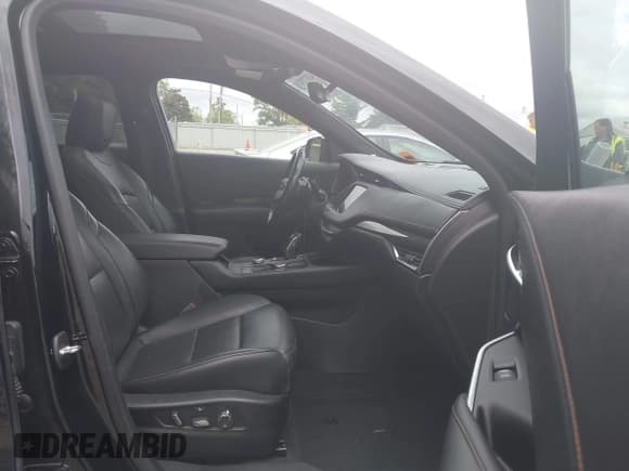 ✅ 2019 Cadillac XT4 AWD Sport • VIN: 1GYFZFR48KF103007 • Lot: 43377921. Listed on IAAI with 86,216 mi. Free auction sales archive from the USA and detailed vehicle history report at DreamBid. Image 5.