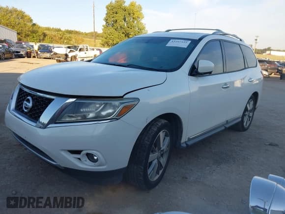 ✅ 2013 Nissan Pathfinder SV • VIN: 5N1AR2MN4DC682358 • Lot: 43297122. Wystawiony na IAAI z przebiegiem 111 498 mil. Bezpłatny archiwum sprzedaży aukcyjnych z USA i szczegółowy raport historii pojazdu na DreamBid. Zdjęcie 2.