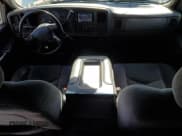 ✅ 2006 Chevrolet Silverado 1500 LT1 • VIN: 2GCEC13N061339994 • Лот: 77231254. Опубликован ранее на Copart с пробегом 16 миль. Бесплатный доступ к архиву аукционных продаж из США и подробный отчёт об истории автомобиля на DreamBid. Изображение 8.