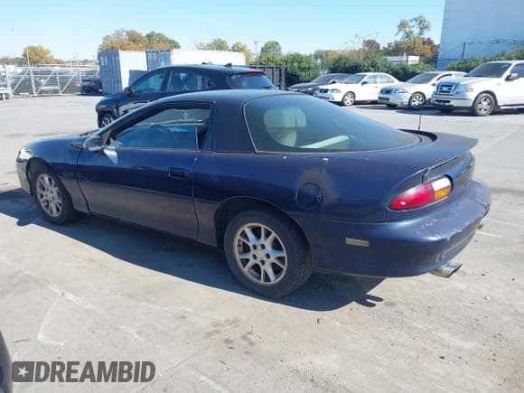 ✅ 2002 Chevrolet Camaro Z28 • VIN: 2G1FP22G022145304 • Lot: 43611003. Wystawiony na IAAI z przebiegiem 111 781 mil. Bezpłatny archiwum sprzedaży aukcyjnych z USA i szczegółowy raport historii pojazdu na DreamBid. Zdjęcie 14.