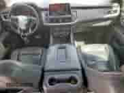 ✅ 2021 Chevrolet Suburban RST • VIN: 1GNSCEKD2MR379573 • Lot: 67044175. Wystawiony na Copart z przebiegiem 126 866 mil. Bezpłatny archiwum sprzedaży aukcyjnych z USA i szczegółowy raport historii pojazdu na DreamBid. Zdjęcie 8.