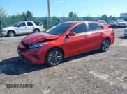 ✅ 2024 Kia Forte LXS • VIN: 3KPF24AD0RE706273 • Lot: 43169740. Wystawiony na IAAI z przebiegiem 8 945 mil. Bezpłatny archiwum sprzedaży aukcyjnych z USA i szczegółowy raport historii pojazdu na DreamBid. Zdjęcie 2.