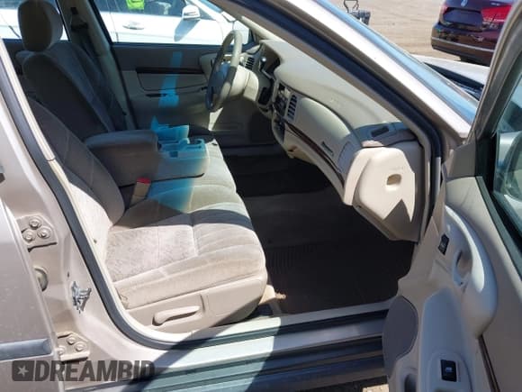 ✅ 2001 Chevrolet Impala • VIN: 2G1WF55E419349043 • Lot: 42336022. Listed on IAAI with 327,890 mi. Free auction sales archive from the USA and detailed vehicle history report at DreamBid. Image 5.