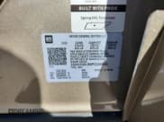 ✅ 2023 GMC Acadia Denali • VIN: 1GKKNXLS6PZ166940 • Lot: 90476715. Wystawiony na Copart z przebiegiem 21 236 mil. Bezpłatny archiwum sprzedaży aukcyjnych z USA i szczegółowy raport historii pojazdu na DreamBid. Zdjęcie 13.