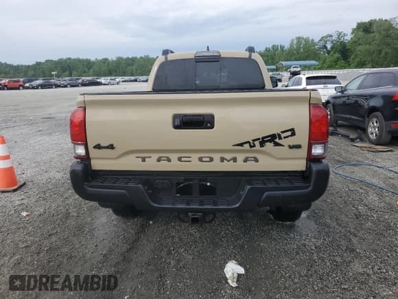 ✅ 2018 Toyota Tacoma SR5 • VIN: 3TMDZ5BN5JM050906 • Лот: 57467475. Опубликован ранее на Copart с пробегом 139 903 миль. Бесплатный доступ к архиву аукционных продаж из США и подробный отчёт об истории автомобиля на DreamBid. Изображение 6.