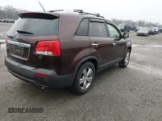 ✅ 2013 Kia Sorento EX • VIN: 5XYKU4A6XDG335418 • Lot: 43752946. Wystawiony na IAAI z przebiegiem 60 485 mil. Bezpłatny archiwum sprzedaży aukcyjnych z USA i szczegółowy raport historii pojazdu na DreamBid. Zdjęcie 4.