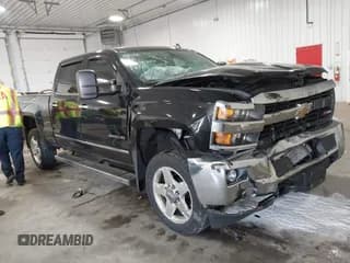 ✅ 2015 Chevrolet Silverado 2500HD LTZ • VIN: 1GC1KWE82FF136071 • Лот: 42097783. Опубликован ранее на IAAI с пробегом 160 887 миль. Бесплатный доступ к архиву аукционных продаж из США и подробный отчёт об истории автомобиля на DreamBid. Изображение 1.
