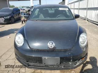 ✅ 2013 Volkswagen Beetle 2.5L • VIN: 3VWFP7ATXDM644600 • Lot: 81469595. Wystawiony na Copart z przebiegiem 196 042 mil. Bezpłatny archiwum sprzedaży aukcyjnych z USA i szczegółowy raport historii pojazdu na DreamBid. Zdjęcie 5.