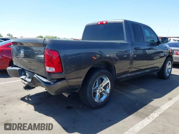 2018 Ram 1500 Tradesman z VIN 1C6RR6FT2JS211344, wystawiony jako IAAI lot #42258895 z przebiegiem 174 042 mil mil oraz . Historia ofert i sprzedaży dostępna na DreamBid. Obrazek 4.