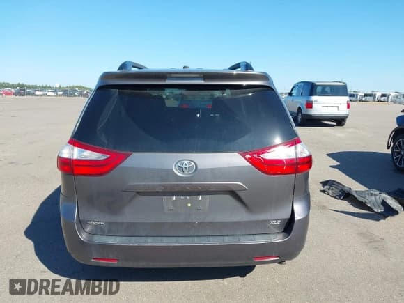 ✅ 2017 Toyota Sienna XLE Premium • VIN: 5TDYZ3DCXHS856171 • Lot: 43298145. Listed on IAAI with 165,730 mi. Free auction sales archive from the USA and detailed vehicle history report at DreamBid. Image 17.