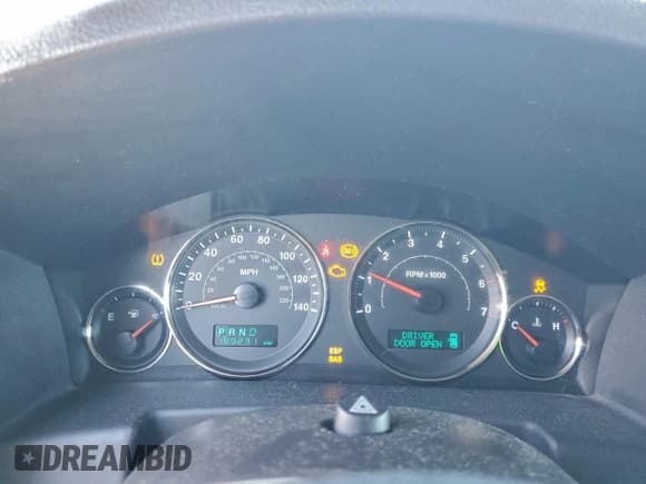 ✅ 2007 Jeep Commander Sport • VIN: 1J8HG48K07C546312 • Lot: 94727325. Wystawiony na Copart z przebiegiem 189 231 mil. Bezpłatny archiwum sprzedaży aukcyjnych z USA i szczegółowy raport historii pojazdu na DreamBid. Zdjęcie 9.