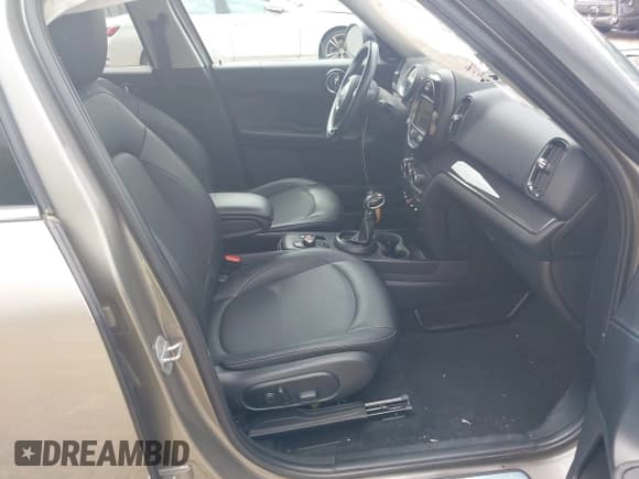 ✅ 2018 MINI Countryman Cooper • VIN: WMZYV5C39J3E02982 • Lot: 42384795. Wystawiony na IAAI z przebiegiem 74 599 mil. Bezpłatny archiwum sprzedaży aukcyjnych z USA i szczegółowy raport historii pojazdu na DreamBid. Zdjęcie 5.