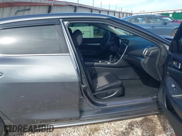 ✅ 2019 Nissan Maxima SL • VIN: 1N4AA6AV1KC381444 • Lot: 43647547. Wystawiony na IAAI z przebiegiem 110 239 mil. Bezpłatny archiwum sprzedaży aukcyjnych z USA i szczegółowy raport historii pojazdu na DreamBid. Zdjęcie 5.