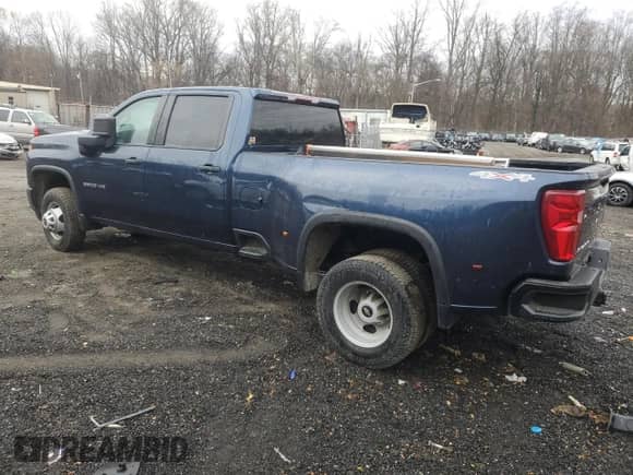 2023 Chevrolet Silverado 3500HD Work Truck z VIN 1GC4YSEY6PF123118, wystawiony jako Copart lot #83081544 z przebiegiem 137 122 mil mil oraz Szkoda całkowita • Salvage title. Historia ofert i sprzedaży dostępna na DreamBid. Obrazek 2.