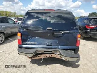 ✅ 2006 Chevrolet Suburban LS • VIN: 1GNFK16Z46J126131 • Lot: 72771204. Wystawiony na Copart z przebiegiem 203 510 mil. Bezpłatny archiwum sprzedaży aukcyjnych z USA i szczegółowy raport historii pojazdu na DreamBid. Zdjęcie 6.
