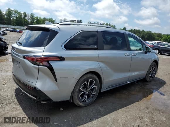 ✅ 2025 Toyota Sienna Platinum • VIN: 5TDESKFC6SS183725 • Lot: 60278845. Listed on Copart with 326 mi. Free auction sales archive from the USA and detailed vehicle history report at DreamBid. Image 3.