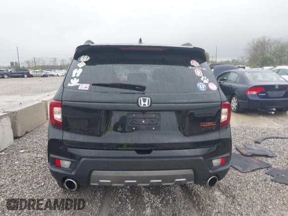 ✅ 2022 Honda Passport TrailSport • VIN: 5FNYF8H67NB009456 • Lot: 43386572. Listed on IAAI with 47,428 mi. Free auction sales archive from the USA and detailed vehicle history report at DreamBid. Image 16.