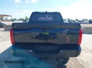 ✅ 2022 Toyota Tundra SR5 • VIN: 5TFLA5AB9NX009396 • Lot: 42230771. Wystawiony na IAAI z przebiegiem 47 589 mil. Bezpłatny archiwum sprzedaży aukcyjnych z USA i szczegółowy raport historii pojazdu na DreamBid. Zdjęcie 17.