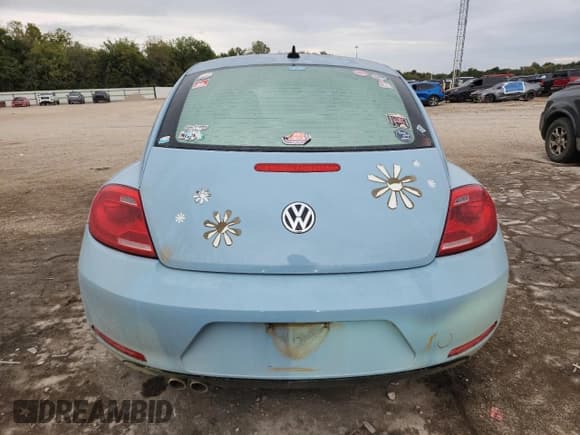 ✅ 2014 Volkswagen Beetle 2.5L • VIN: 3VWHX7AT8EM614523 • Lot: 86302915. Listed on Copart with 118,148 mi. Free auction sales archive from the USA and detailed vehicle history report at DreamBid. Image 6.