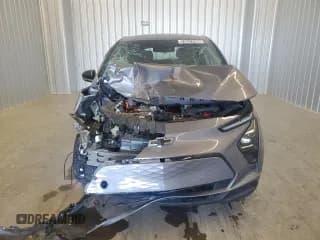 ✅ 2023 Chevrolet Bolt EV 1LT • VIN: 1G1FW6S03P4163696 • Lot: 75627904. Wystawiony na Copart z przebiegiem Nie podano. Bezpłatny archiwum sprzedaży aukcyjnych z USA i szczegółowy raport historii pojazdu na DreamBid. Zdjęcie 5.