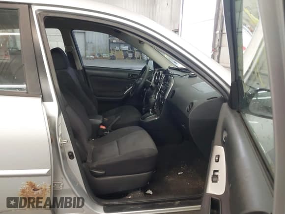 ✅ 2006 Pontiac Vibe • VIN: 5Y2SM65876Z405484 • Lot: 43144037. Listed on IAAI with 215,604 mi. Free auction sales archive from the USA and detailed vehicle history report at DreamBid. Image 5.