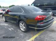 ✅ 2017 Volkswagen Passat S • VIN: 1VWAT7A35HC067150 • Lot: 43149931. Wystawiony na IAAI z przebiegiem 136 371 mil. Bezpłatny archiwum sprzedaży aukcyjnych z USA i szczegółowy raport historii pojazdu na DreamBid. Zdjęcie 3.