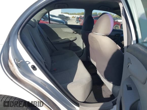 ✅ 2010 Toyota Corolla LE • VIN: 1NXBU4EE0AZ191627 • Lot: 43708024. Wystawiony na IAAI z przebiegiem 245 095 mil. Bezpłatny archiwum sprzedaży aukcyjnych z USA i szczegółowy raport historii pojazdu na DreamBid. Zdjęcie 8.