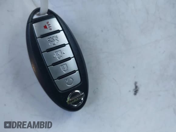 ✅ 2016 Nissan Maxima SR • VIN: 1N4AA6AP0GC437995 • Лот: 43644210. Опубликован ранее на IAAI с пробегом 94 353 миль. Бесплатный доступ к архиву аукционных продаж из США и подробный отчёт об истории автомобиля на DreamBid. Изображение 11.