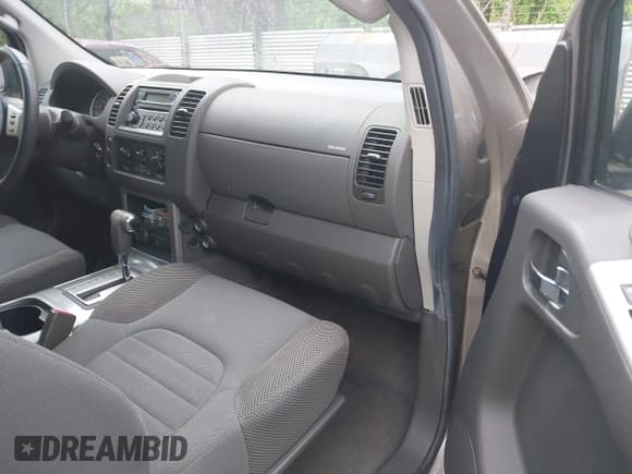 ✅ 2007 Nissan Pathfinder S • VIN: 5N1AR18W87C624626 • Lot: 42232820. Wystawiony na IAAI z przebiegiem 113 607 mil. Bezpłatny archiwum sprzedaży aukcyjnych z USA i szczegółowy raport historii pojazdu na DreamBid. Zdjęcie 5.