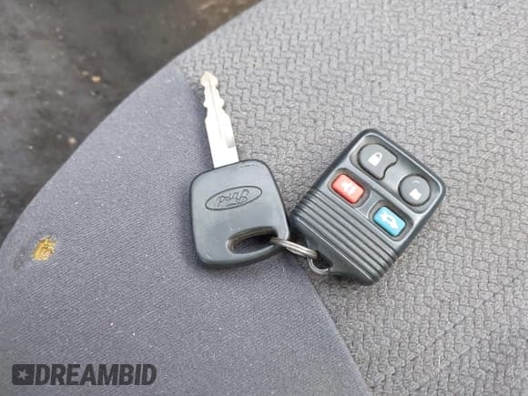 ✅ 2003 Ford Mustang Standard • VIN: 1FAFP40403F411552 • Lot: 42829909. Wystawiony na IAAI z przebiegiem 217 558 mil. Bezpłatny archiwum sprzedaży aukcyjnych z USA i szczegółowy raport historii pojazdu na DreamBid. Zdjęcie 11.