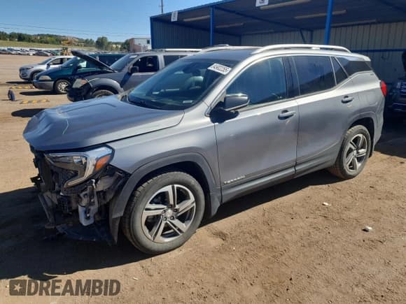 ✅ 2020 GMC Terrain SLT • VIN: 3GKALVEV3LL130525 • Лот: 84902255. Опубликован ранее на Copart с пробегом 56 908 миль. Бесплатный доступ к архиву аукционных продаж из США и подробный отчёт об истории автомобиля на DreamBid. Изображение 1.