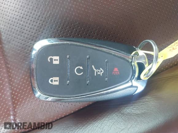 2018 Chevrolet Traverse High Country z VIN 1GNEVKKW3JJ107938, wystawiony jako IAAI lot #43356811 z przebiegiem 76 017 mil mil oraz . Historia ofert i sprzedaży dostępna na DreamBid. Obrazek 11.