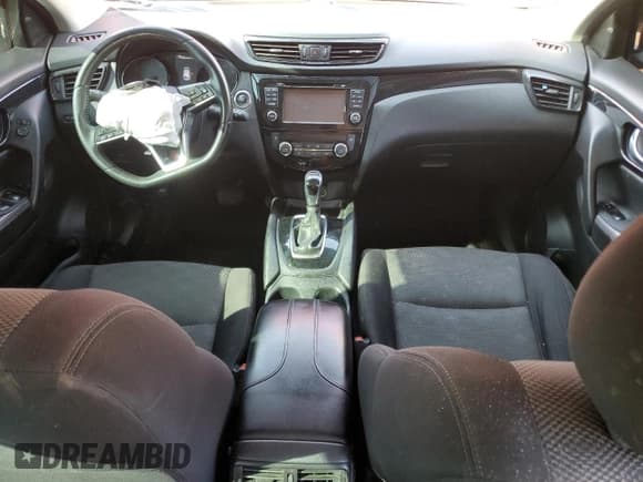 ✅ 2018 Nissan Rogue S • VIN: JN1BJ1CR8JW261142 • Lot: 71218025. Wystawiony na Copart z przebiegiem 101 448 mil. Bezpłatny archiwum sprzedaży aukcyjnych z USA i szczegółowy raport historii pojazdu na DreamBid. Zdjęcie 8.