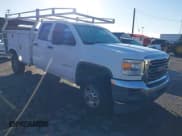 ✅ 2015 GMC Sierra 2500HD • VIN: 1GD21XEG5FZ121790 • Lot: 43453515. Wystawiony na IAAI z przebiegiem 174 716 mil. Bezpłatny archiwum sprzedaży aukcyjnych z USA i szczegółowy raport historii pojazdu na DreamBid. Zdjęcie 1.