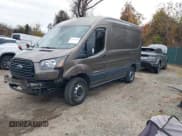 ✅ 2018 Ford Transit • VIN: 1FTYR1CG7JKA94942 • Lot: 43542703. Wystawiony na IAAI z przebiegiem 171 473 mil. Bezpłatny archiwum sprzedaży aukcyjnych z USA i szczegółowy raport historii pojazdu na DreamBid. Zdjęcie 2.