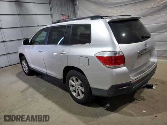 ✅ 2011 Toyota Highlander • VIN: 5TDBK3EH8BS050633 • Лот: 87059865. Опубликован ранее на Copart с пробегом 155 918 миль. Бесплатный доступ к архиву аукционных продаж из США и подробный отчёт об истории автомобиля на DreamBid. Изображение 2.
