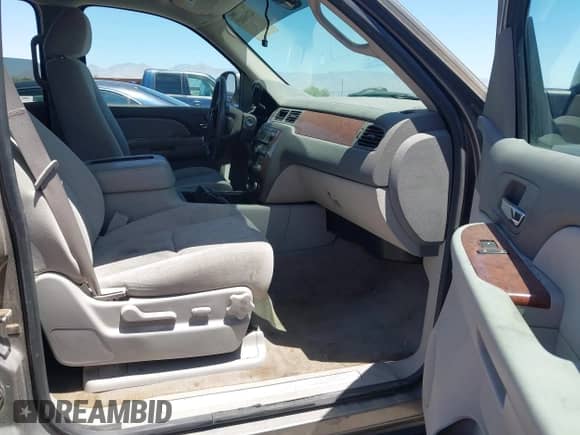 2008 Chevrolet Tahoe 2LT с VIN 1GNFC13028R127513, выставлен на аукционе IAAI как лот 42260601 с пробегом 139 491 миль миль и . История ставок и продаж доступна на DreamBid. Изображение 5.