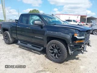 ✅ 2017 Chevrolet Silverado 1500 Custom • VIN: 1GCVKPEC5HZ197427 • Lot: 42398959. Wystawiony na IAAI z przebiegiem 151 833 mil. Bezpłatny archiwum sprzedaży aukcyjnych z USA i szczegółowy raport historii pojazdu na DreamBid. Zdjęcie 1.