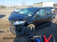 ✅ 2018 Toyota Sienna XLE • VIN: 5TDDZ3DC9JS207367 • Lot: 41877615. Listed on IAAI with 104,500 mi. Free auction sales archive from the USA and detailed vehicle history report at DreamBid. Image 2.